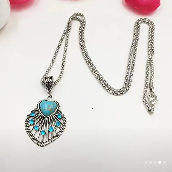 Boho Set Hollow Leaf Shaped Inlay Heart Shape Stone Pendant Necklace & Hook Drop - Picture 6 of 6